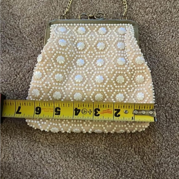 Vintage Ivory and Cream Purse - Picture 2 of 7